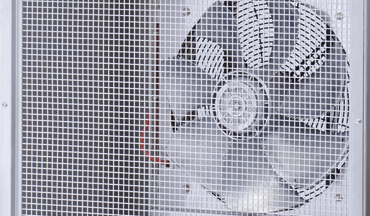Fast refrigeration in existing deep-freeze warehouses